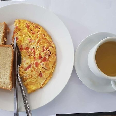 Lpq Backpackers Hostel 루앙프라방 외부 사진