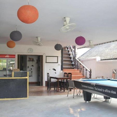 Lpq Backpackers Hostel 루앙프라방 외부 사진