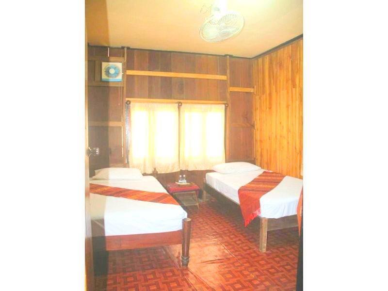 Lpq Backpackers Hostel 루앙프라방 외부 사진