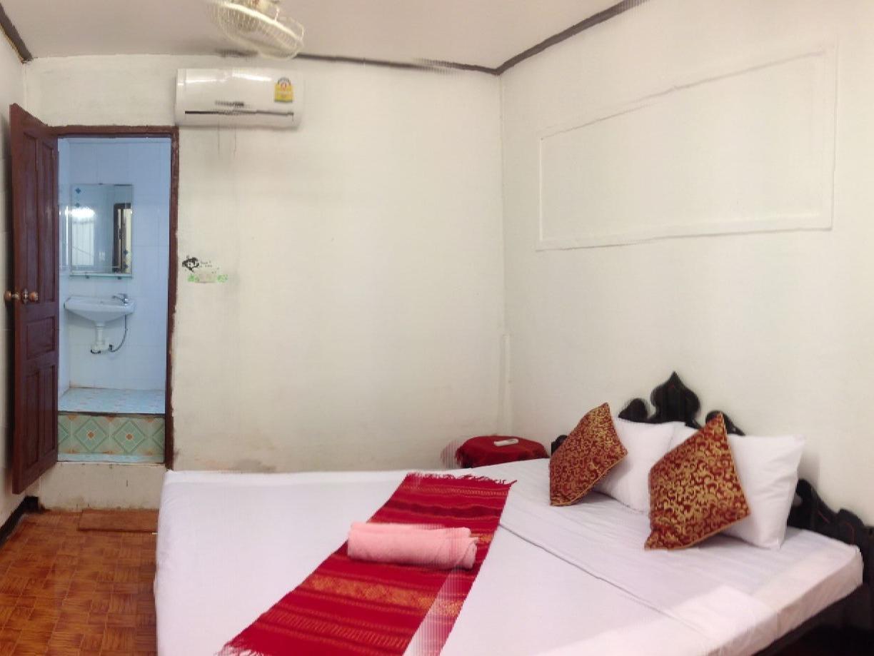 Lpq Backpackers Hostel 루앙프라방 외부 사진