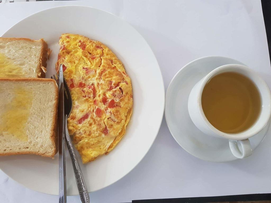 Lpq Backpackers Hostel 루앙프라방 외부 사진