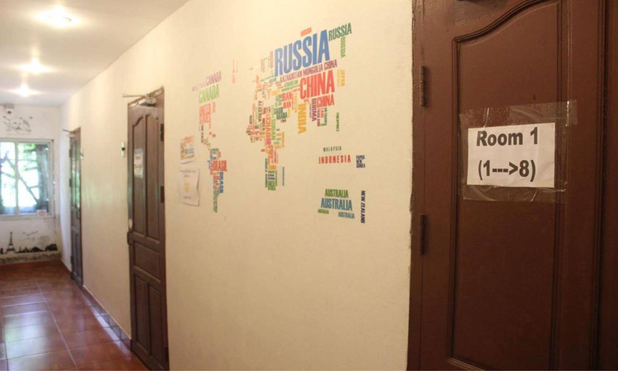 Lpq Backpackers Hostel 루앙프라방 외부 사진