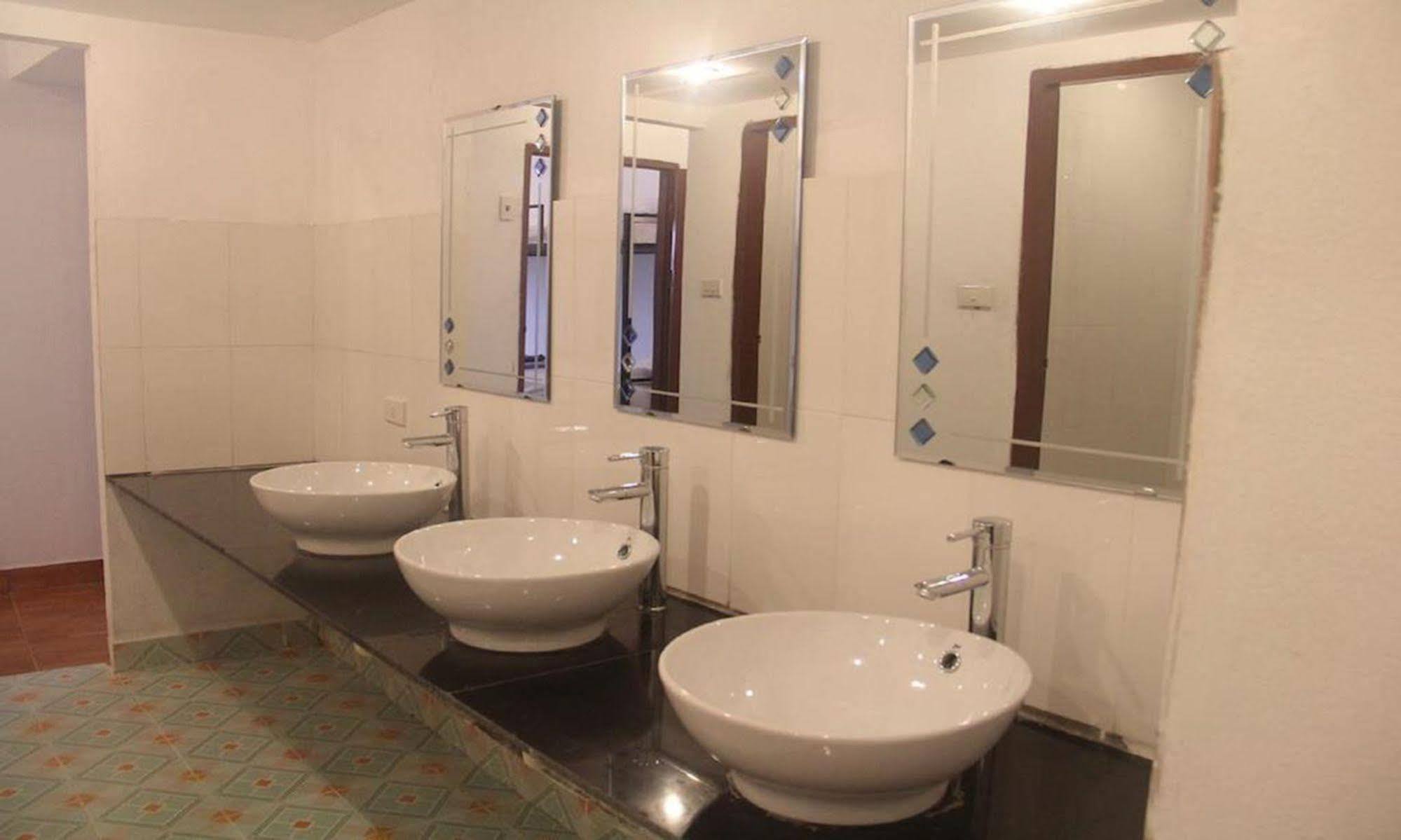 Lpq Backpackers Hostel 루앙프라방 외부 사진