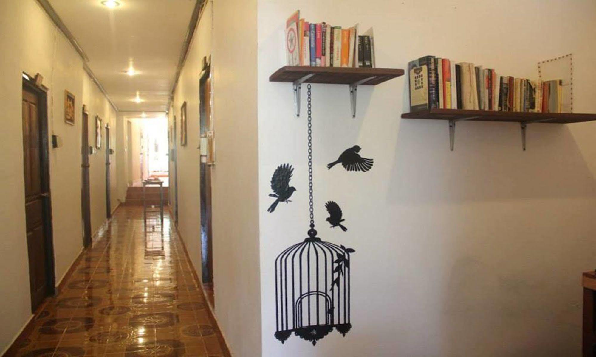 Lpq Backpackers Hostel 루앙프라방 외부 사진
